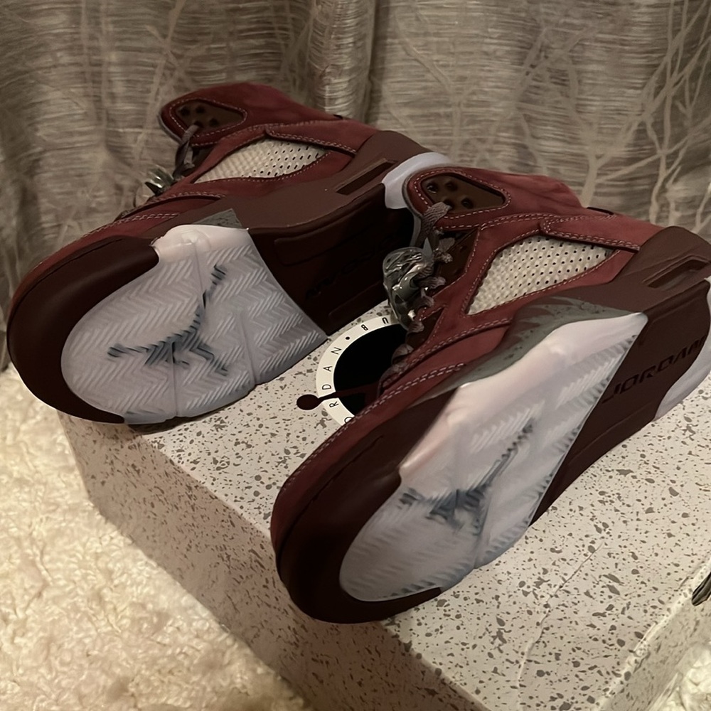 Air jordan 5 burgundy size 7 BNIB - Picture 5 of 6